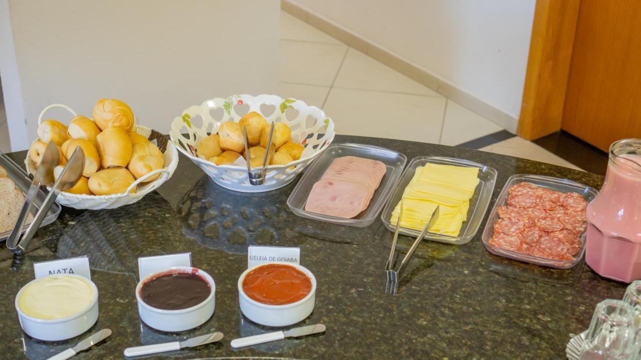 קנלה Hotel Petrov מראה חיצוני תמונה