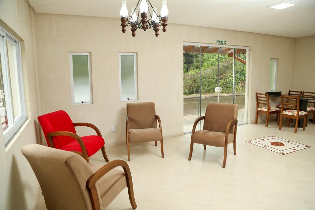 קנלה Hotel Petrov מראה חיצוני תמונה