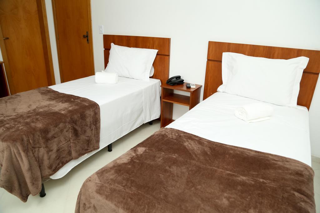 קנלה Hotel Petrov מראה חיצוני תמונה