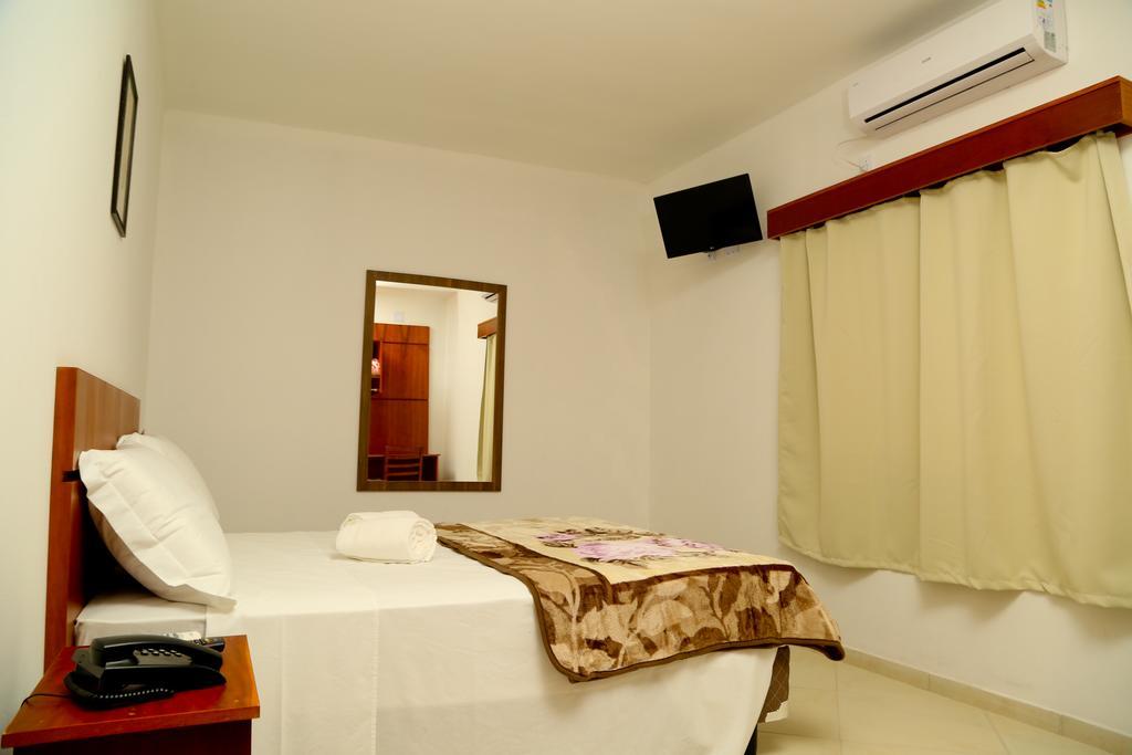 קנלה Hotel Petrov מראה חיצוני תמונה